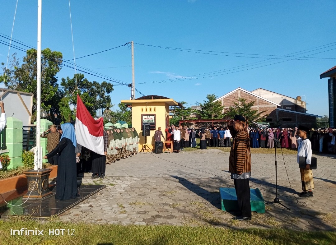 Peringatan Hari Pendidikan Nasional di MTsN 7 Kebumen