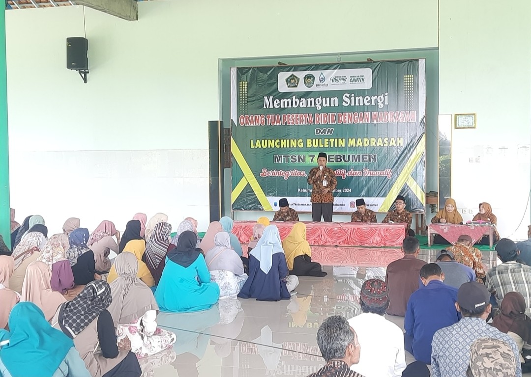 MTsN 7 Kebumen Gelar Parenting dan Launching Buletin